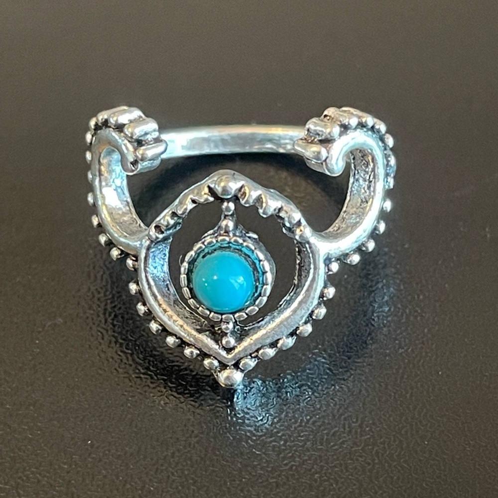 Turquoise stone ram horn ring size 6.5